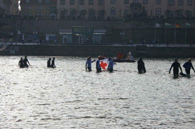 Elbeschwimmmen 2006
